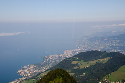 写真:TMVR登山鉄道でロシュ・ド・ネへ