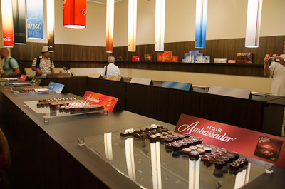 写真:ブロのカイエ・ネスレ社チョコレート工場見学