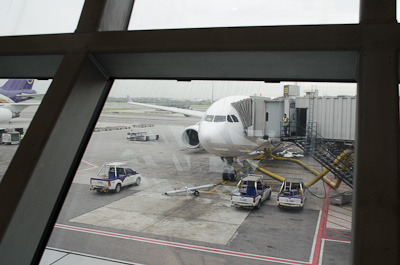 写真:バンコク経由で帰国し、帰宅